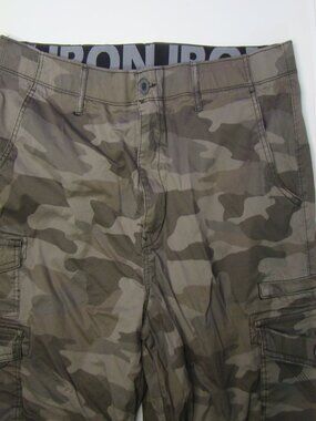 IRON CO Grey camo cargo shorts  Size 38 Waist, 8 pocket, elastic waist